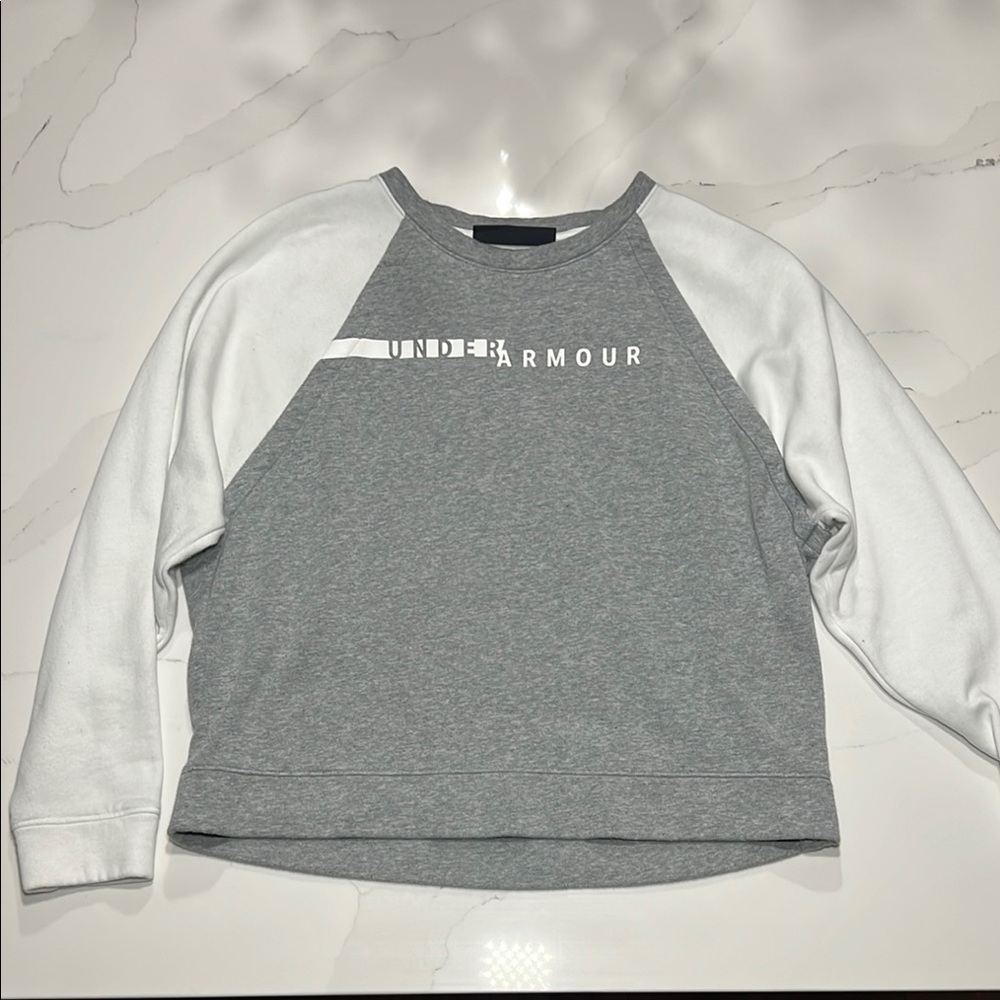 Under Armour Sweatshirt